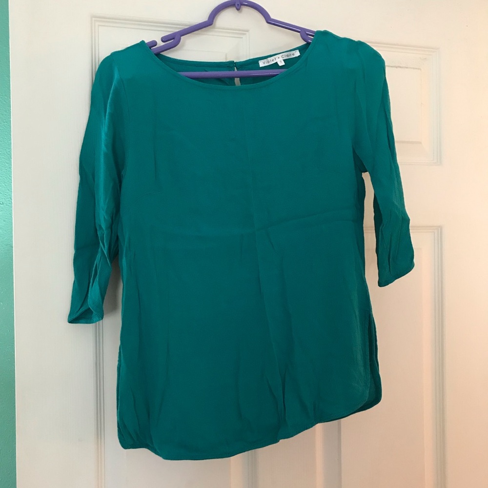 Cute teal top